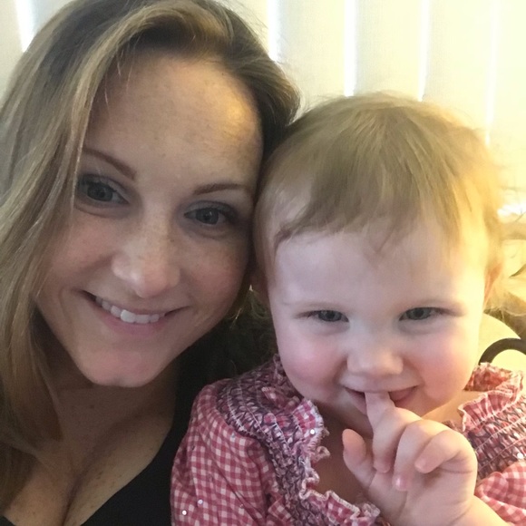 Meet your Posher, Hilary - Picture 1 of 1